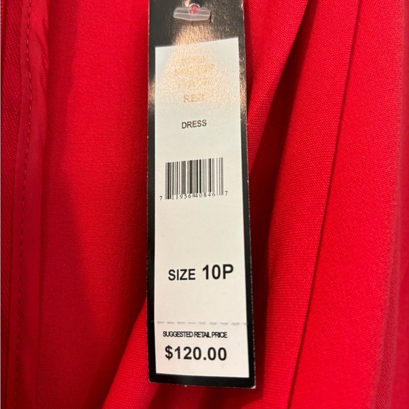 Vibrant Red Dress - Picture 4 of 4